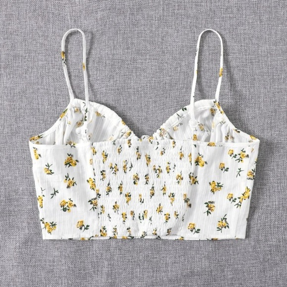 Knot front ruched bust shirred back floral crop cami top - Picture 2 of 4